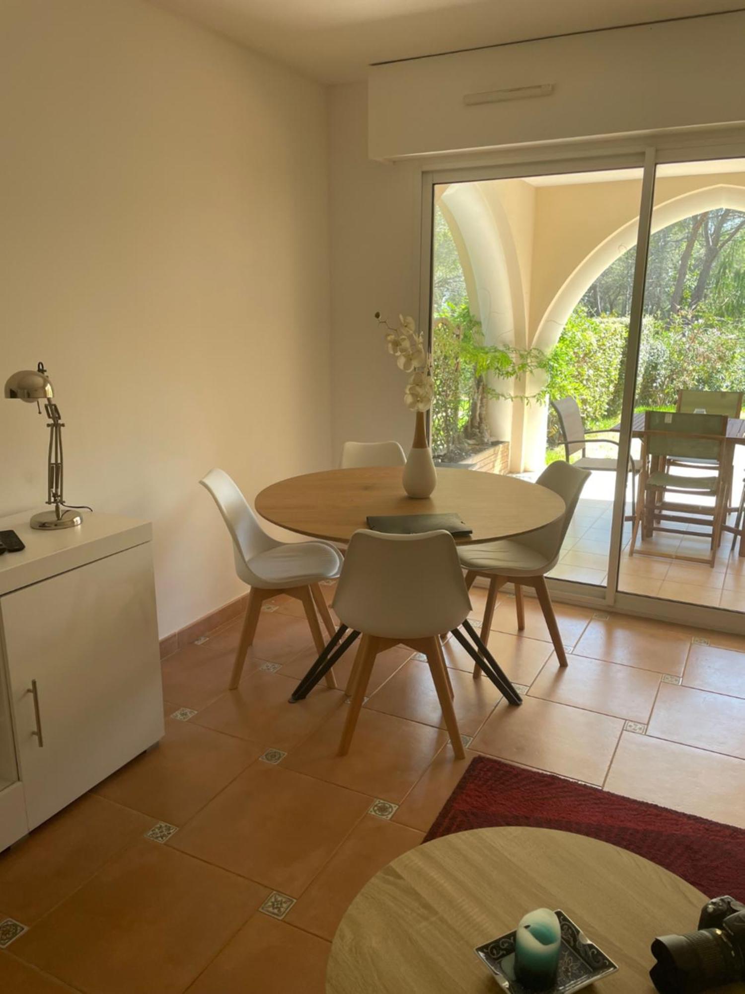 2 Pieces Saint Raphael Renove, Classe 4 Etoiles, 100 M Plages, Piscine, Tennis, Parc, Terrasse, Jardin Privatif Buitenkant foto