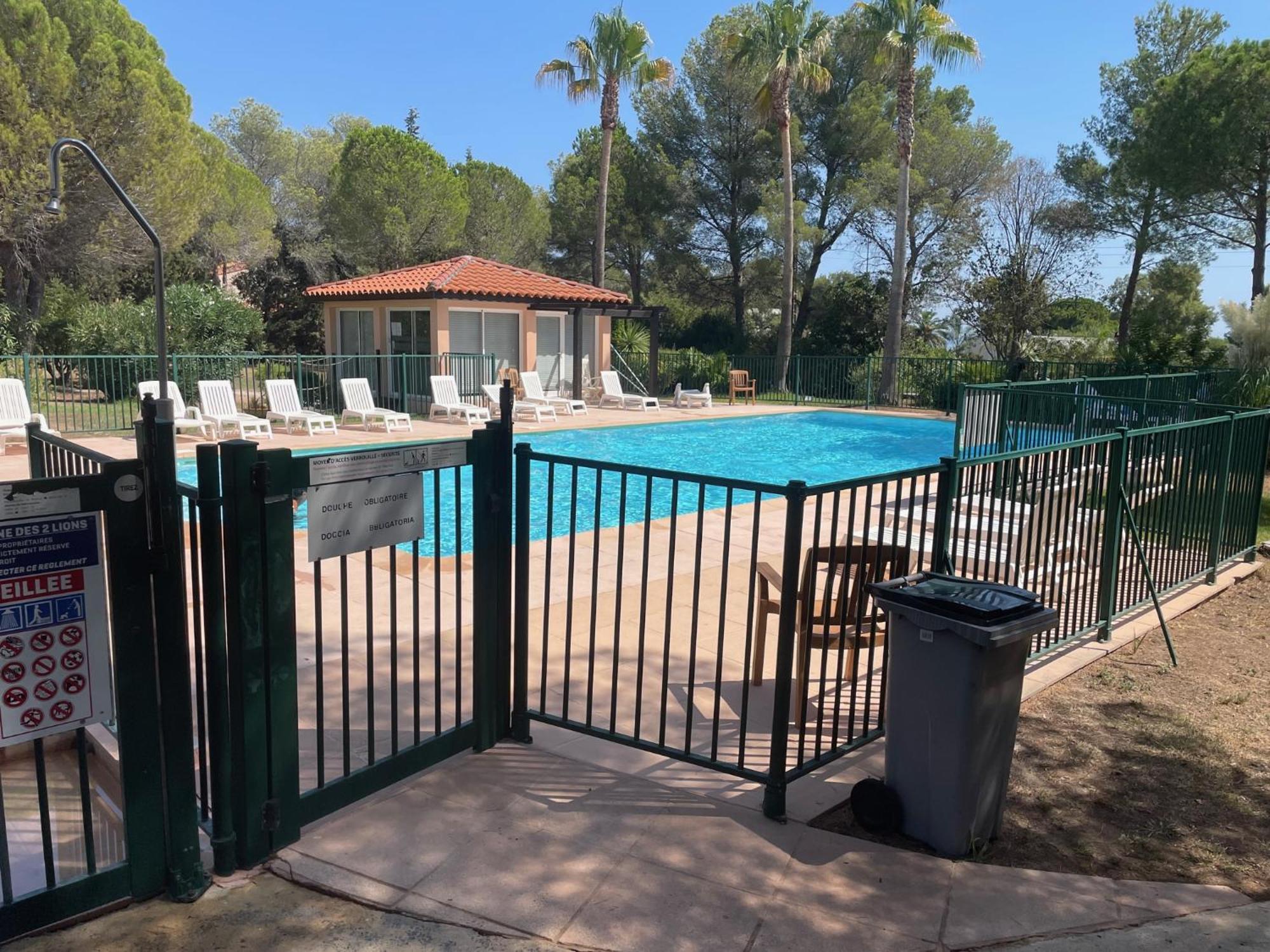 2 Pieces Saint Raphael Renove, Classe 4 Etoiles, 100 M Plages, Piscine, Tennis, Parc, Terrasse, Jardin Privatif Buitenkant foto