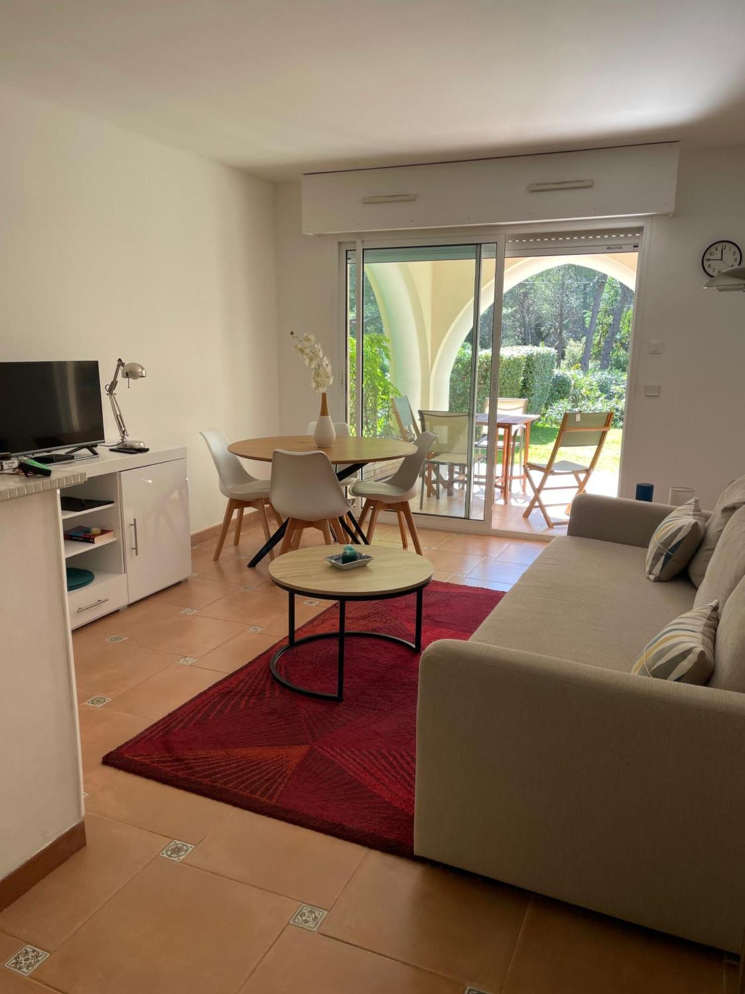 2 Pieces Saint Raphael Renove, Classe 4 Etoiles, 100 M Plages, Piscine, Tennis, Parc, Terrasse, Jardin Privatif Buitenkant foto